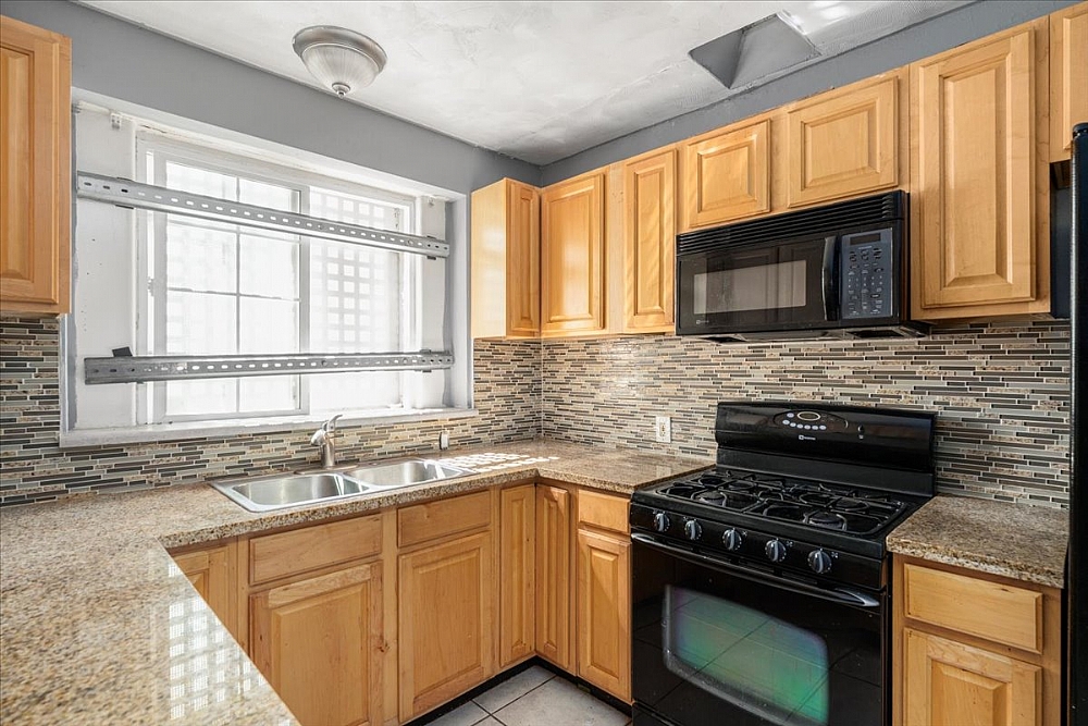 Elfyer - Los Angeles, CA House - For Sale