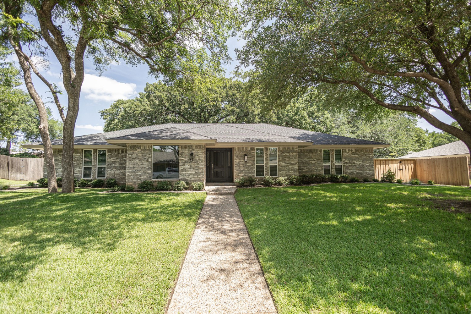 Elfyer - Arlington, TX House - For Sale