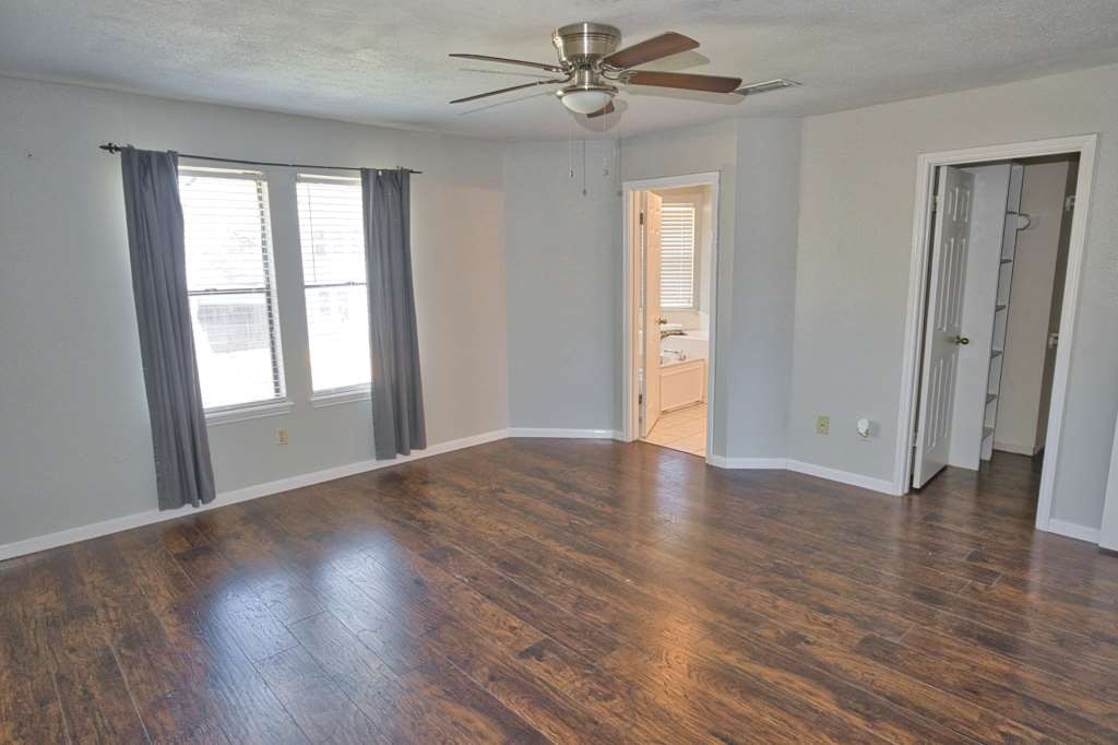 Elfyer - Lake Jackson, TX House - For Sale