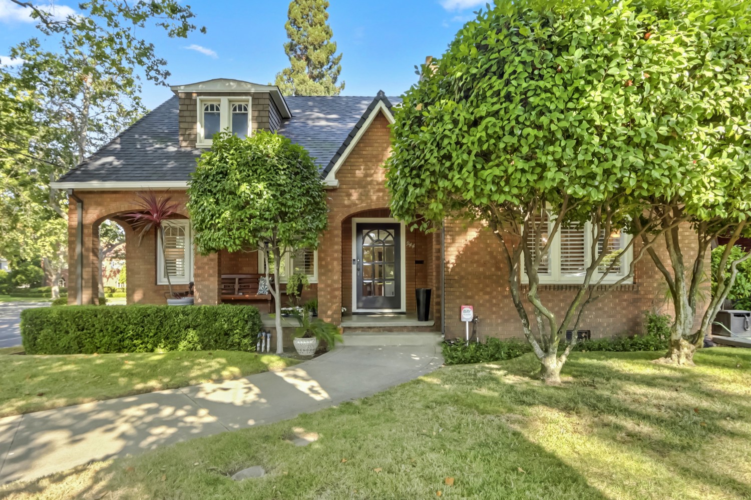 Elfyer - Sacramento, CA House - For Sale