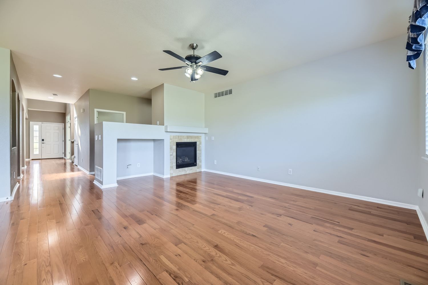 Elfyer - Aurora, CO House - For Sale