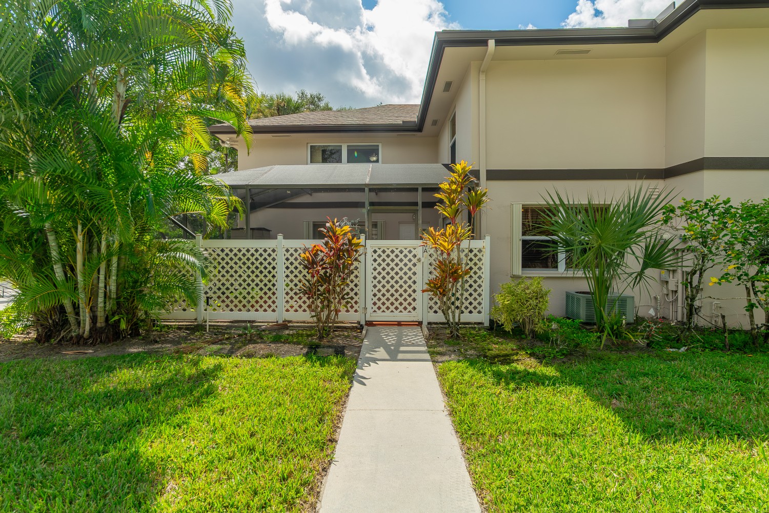 Elfyer - Royal Palm Beach, FL House - For Sale