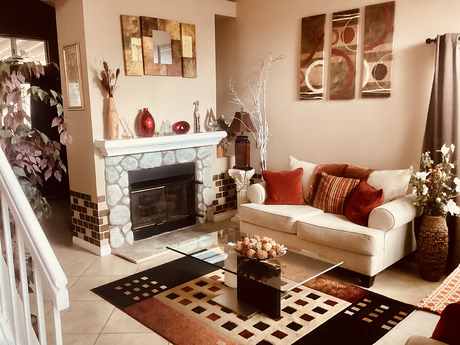 Elfyer - Pomona, CA House - For Sale