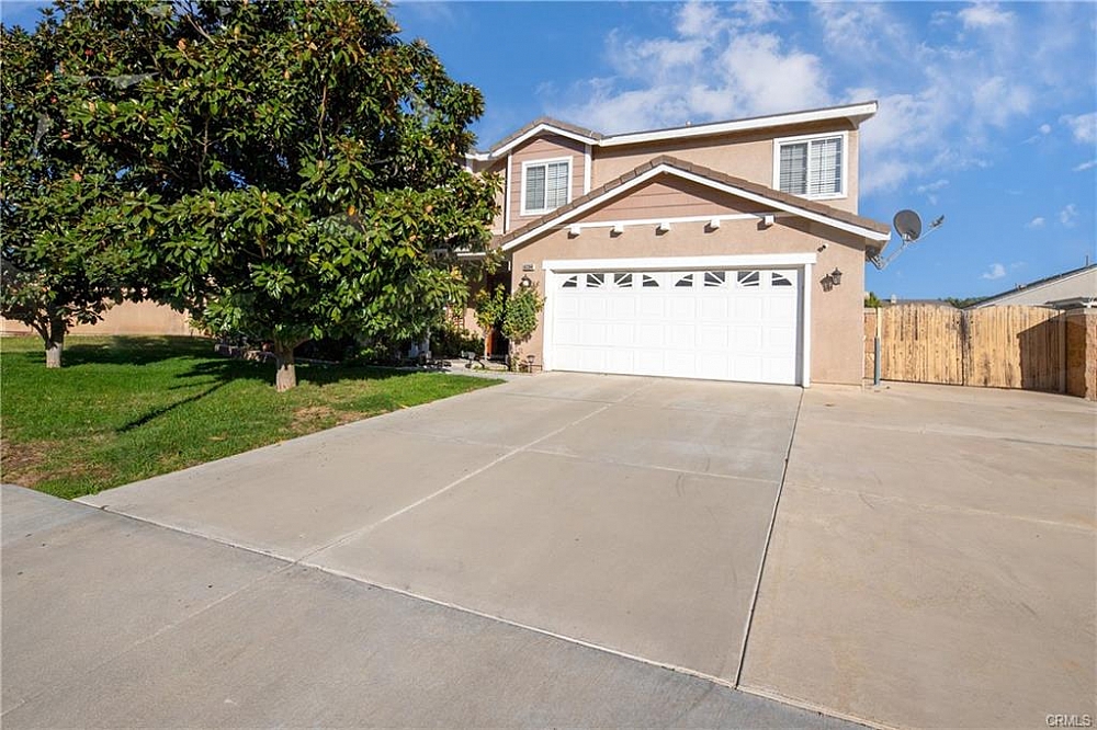 Elfyer - Eastvale, CA House - For Sale