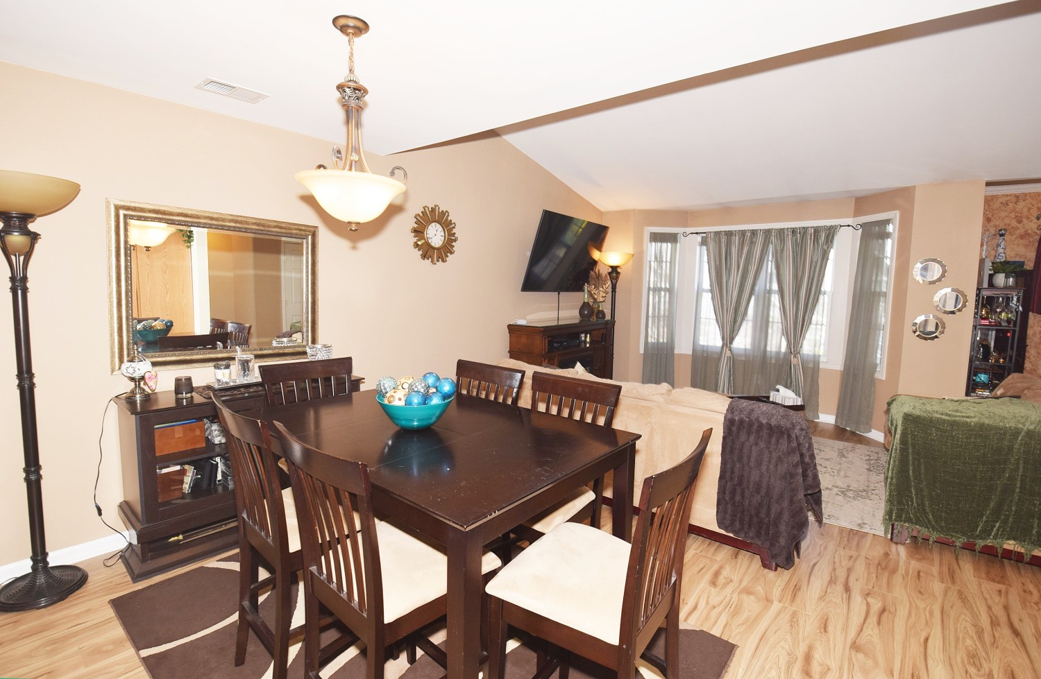 Elfyer - Central Islip, NY House - For Sale