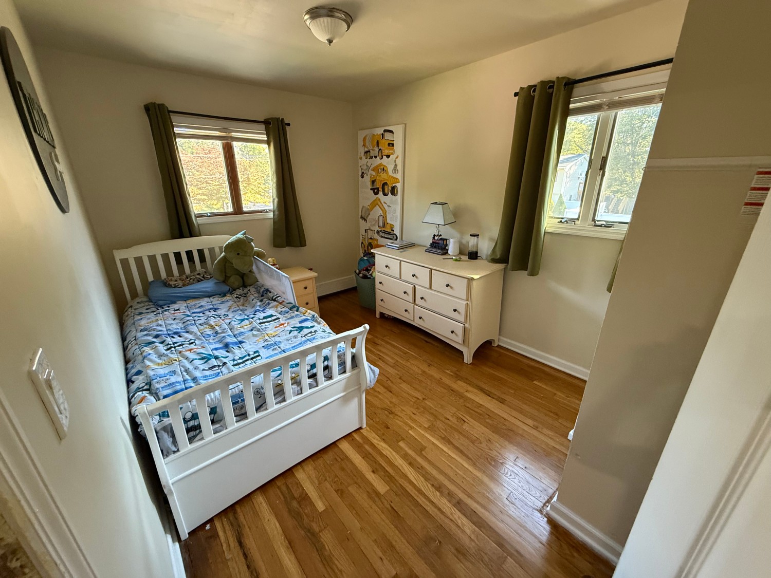 Elfyer - Port Jefferson Station, NY House - For Sale