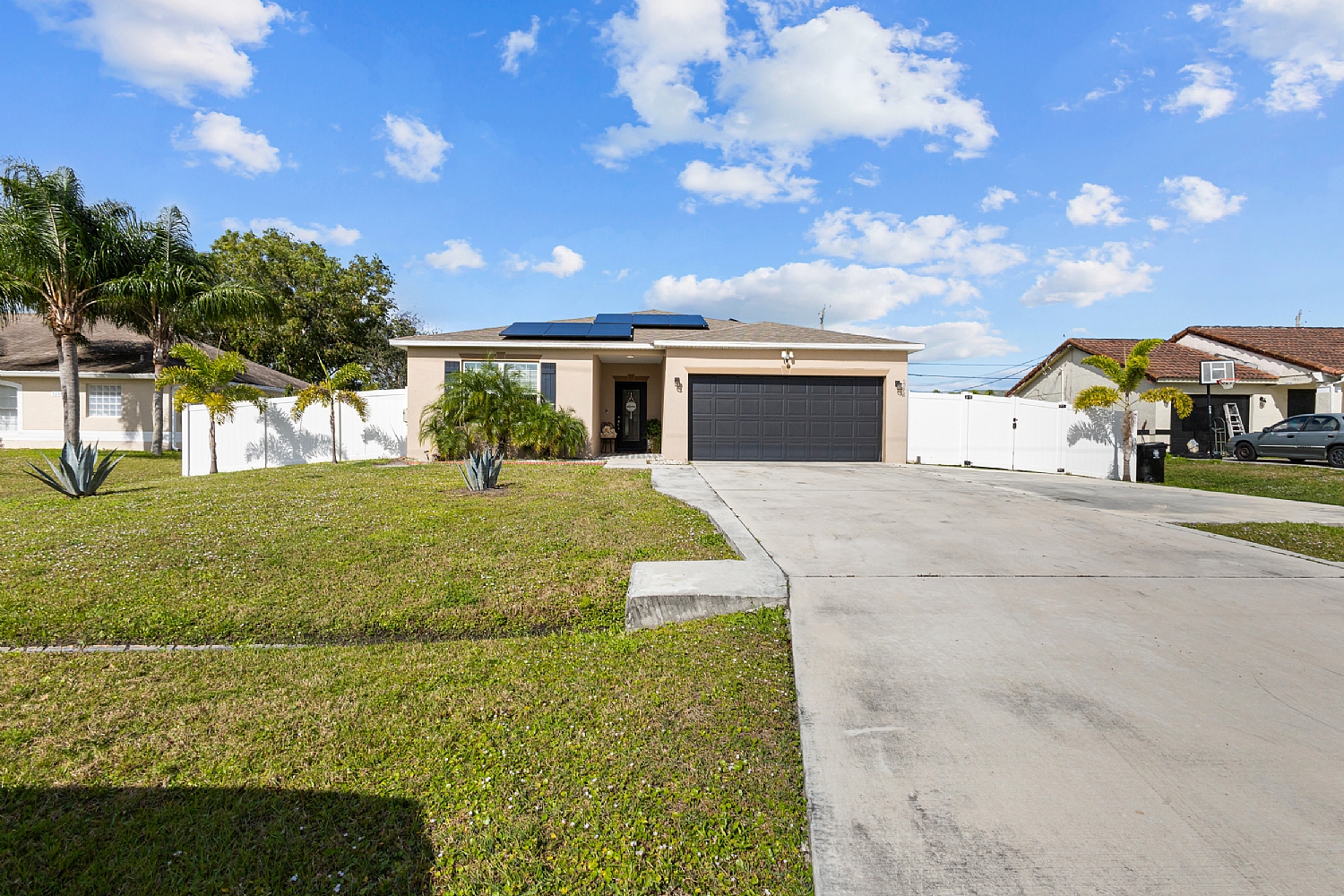 Elfyer - Port Saint Lucie, FL House - For Sale