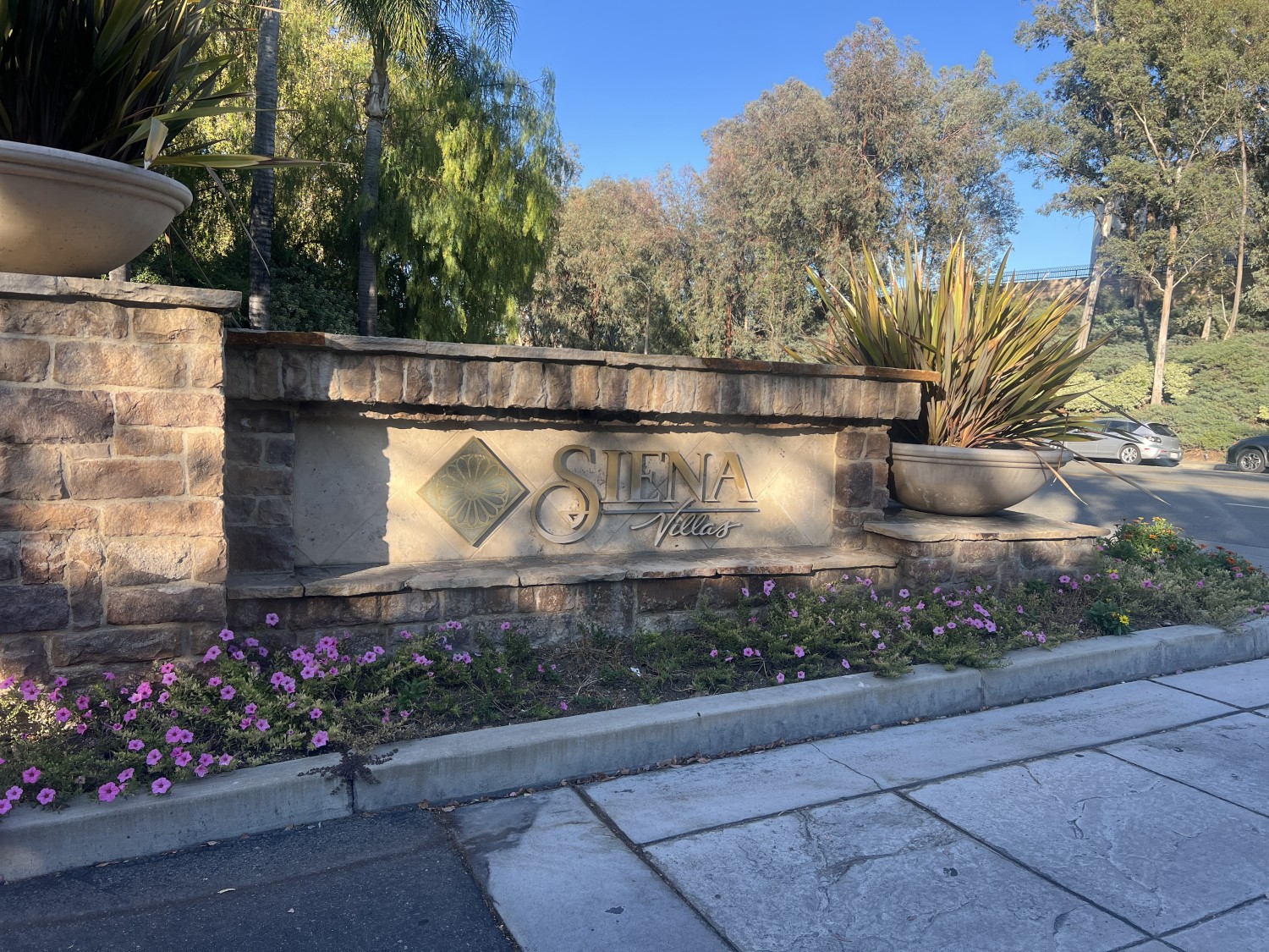 Elfyer - Valencia, CA House - For Sale