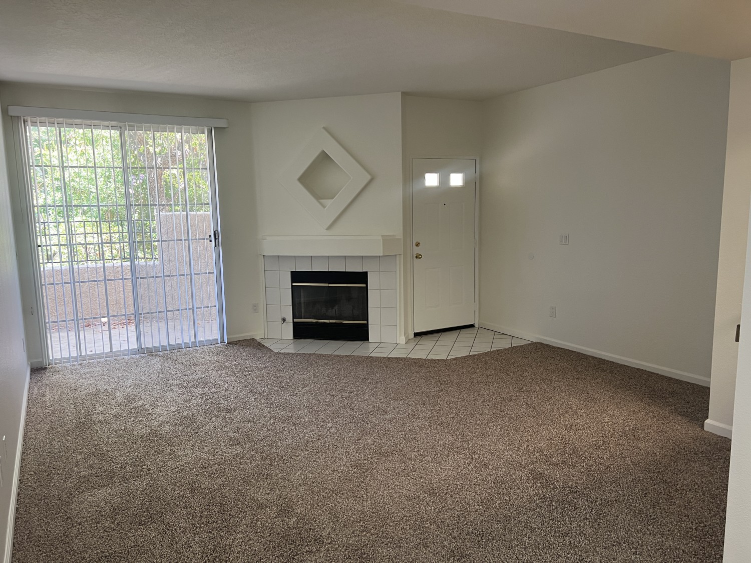 Elfyer - Valencia, CA House - For Sale