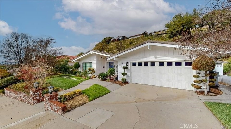 Elfyer - Burbank, CA House - For Sale