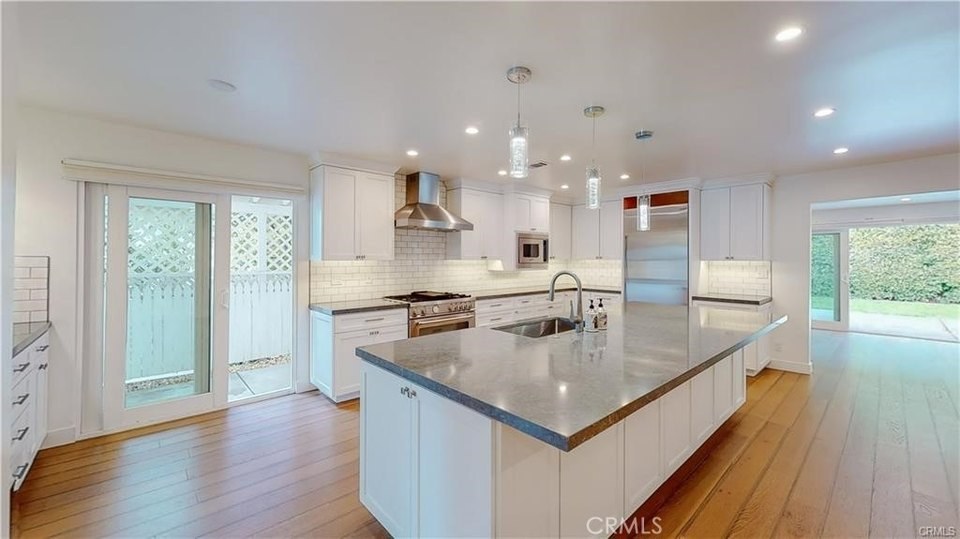 Elfyer - Burbank, CA House - For Sale