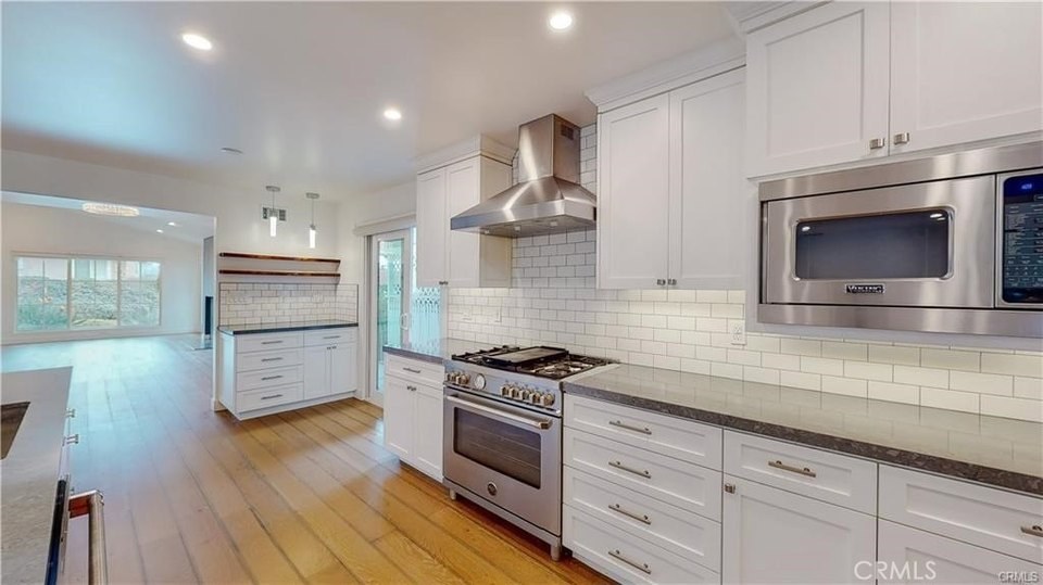 Elfyer - Burbank, CA House - For Sale