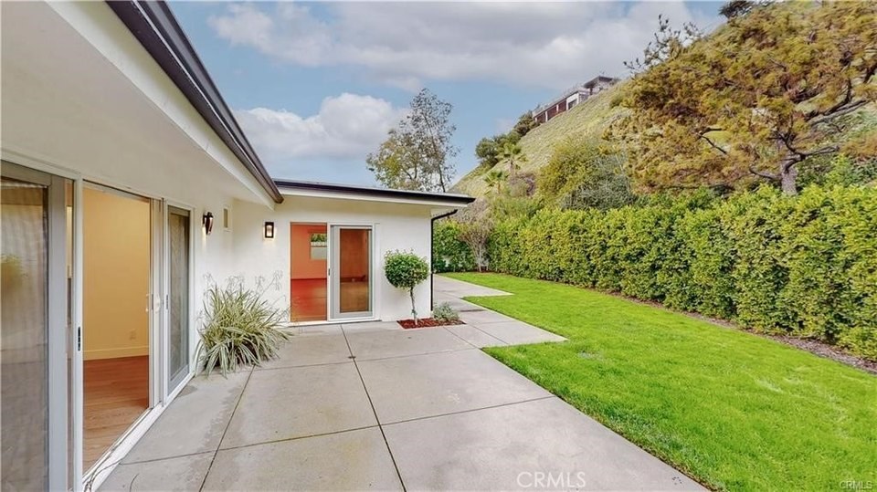 Elfyer - Burbank, CA House - For Sale