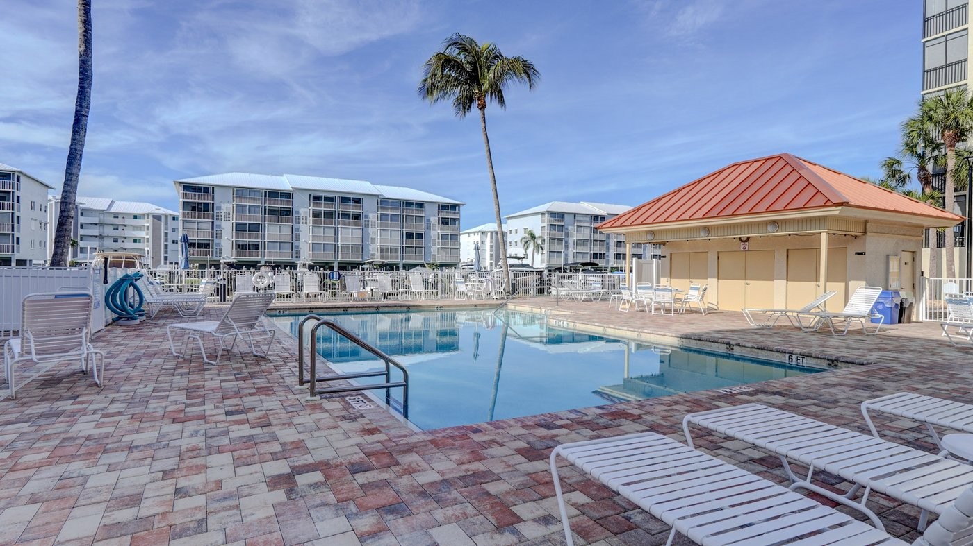 Elfyer - Fort Myers Beach, FL House - For Sale