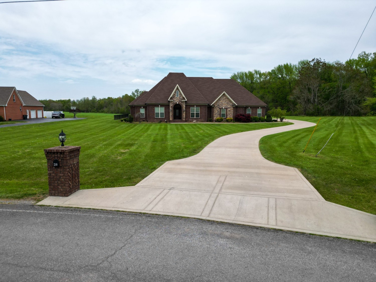 Elfyer - Lafayette, TN House - For Sale