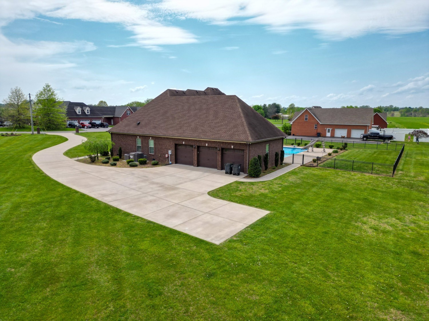 Elfyer - Lafayette, TN House - For Sale