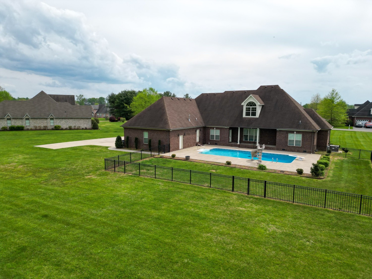 Elfyer - Lafayette, TN House - For Sale