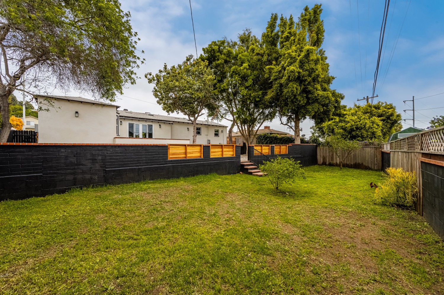 Elfyer - Los Angeles, CA House - For Sale
