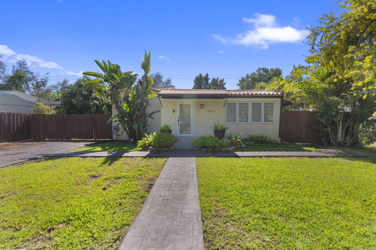 Elfyer - Miami, FL House - For Sale