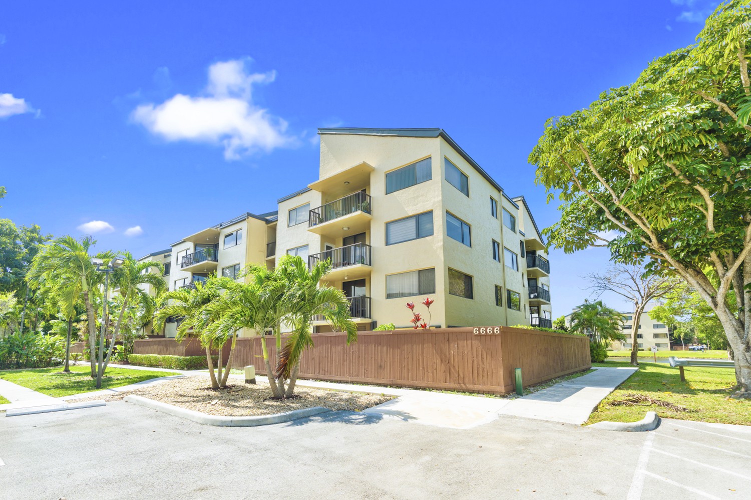 Elfyer - Miami, FL House - For Sale