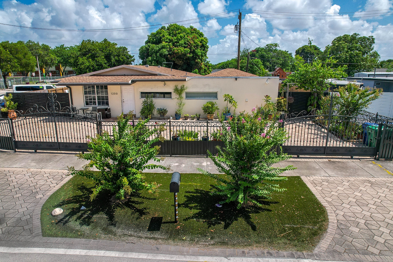 Elfyer - Miami Gardens, FL House - For Sale