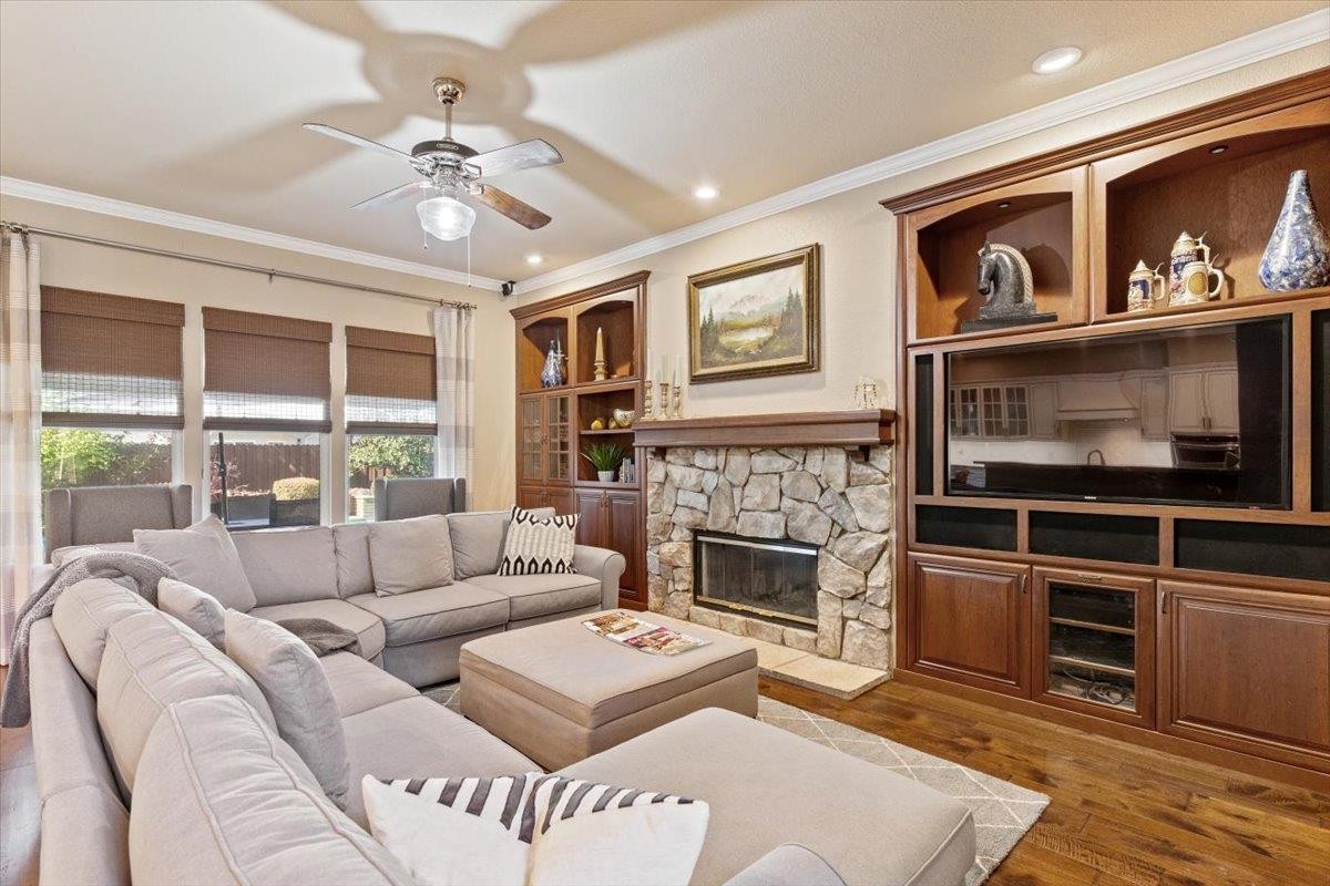 Elfyer - Elk Grove, CA House - For Sale