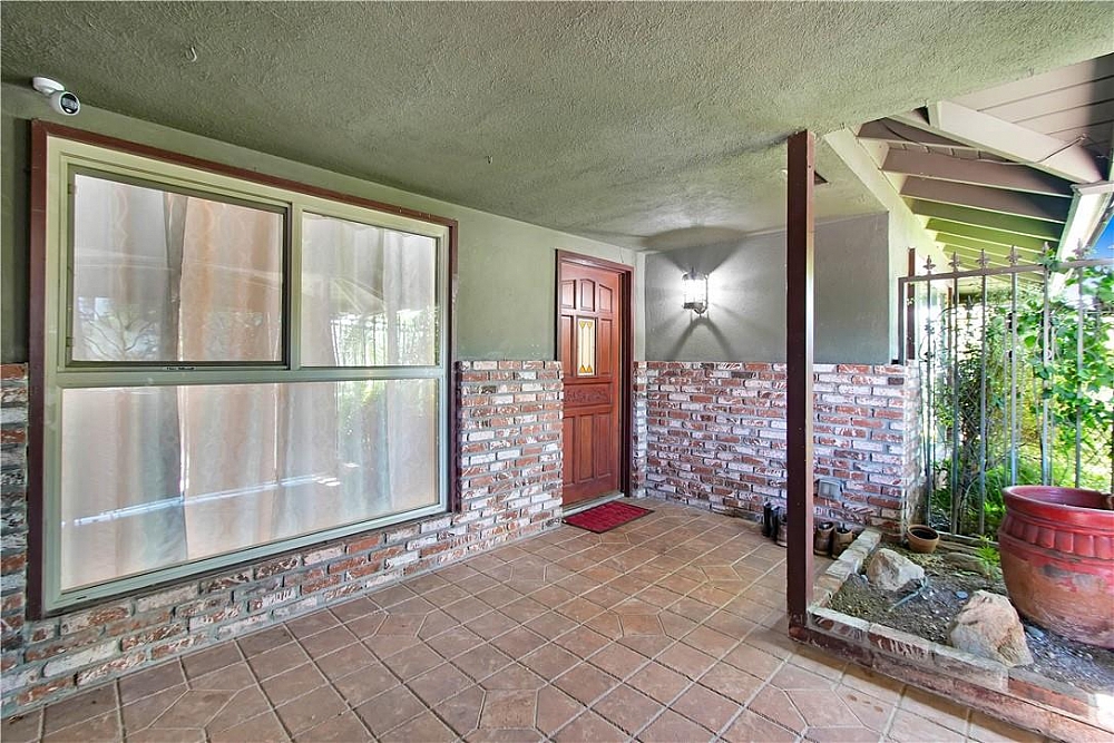 Elfyer - Santa Clarita, CA House - For Sale