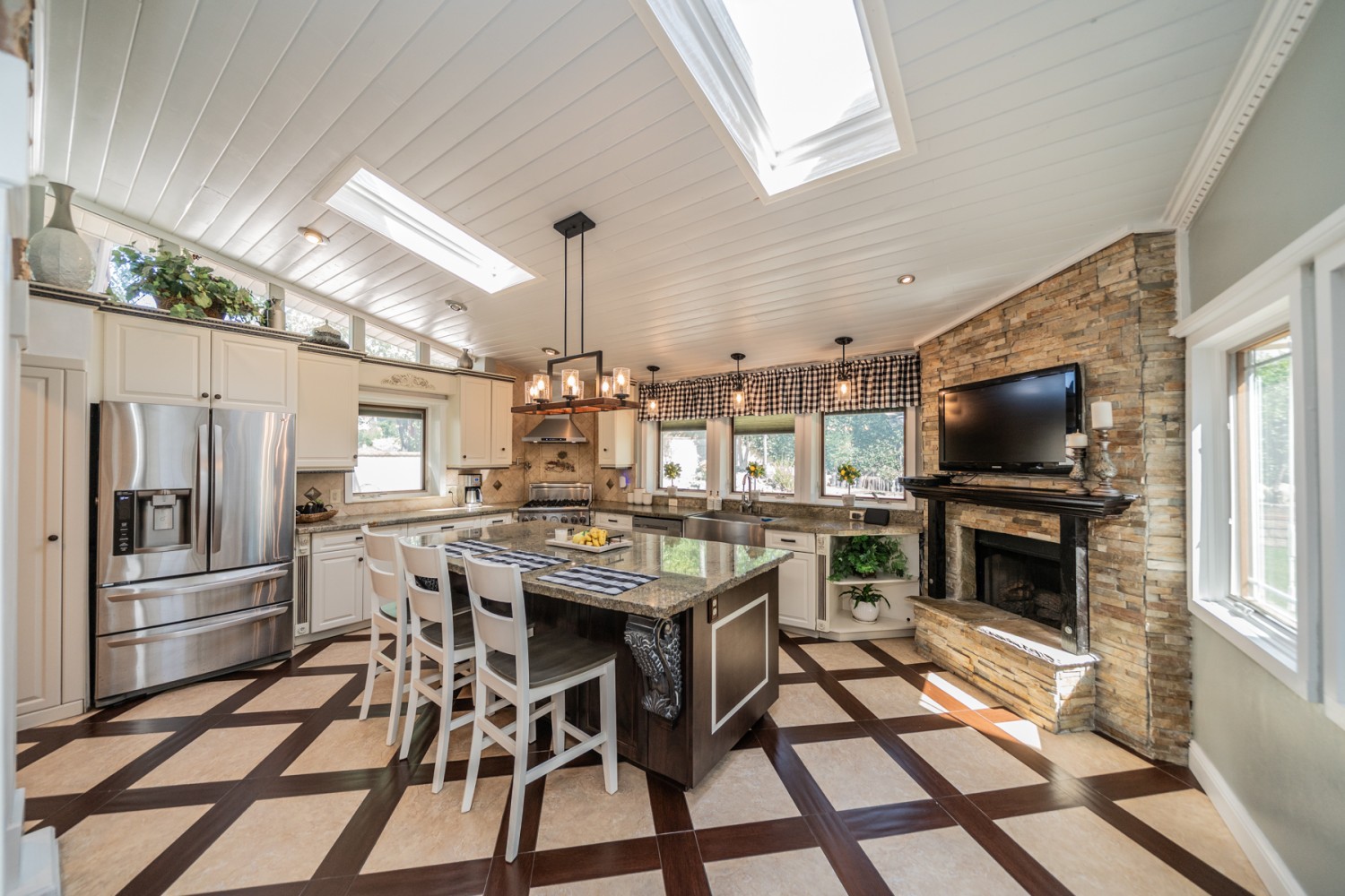 Elfyer - Upland, CA House - For Sale