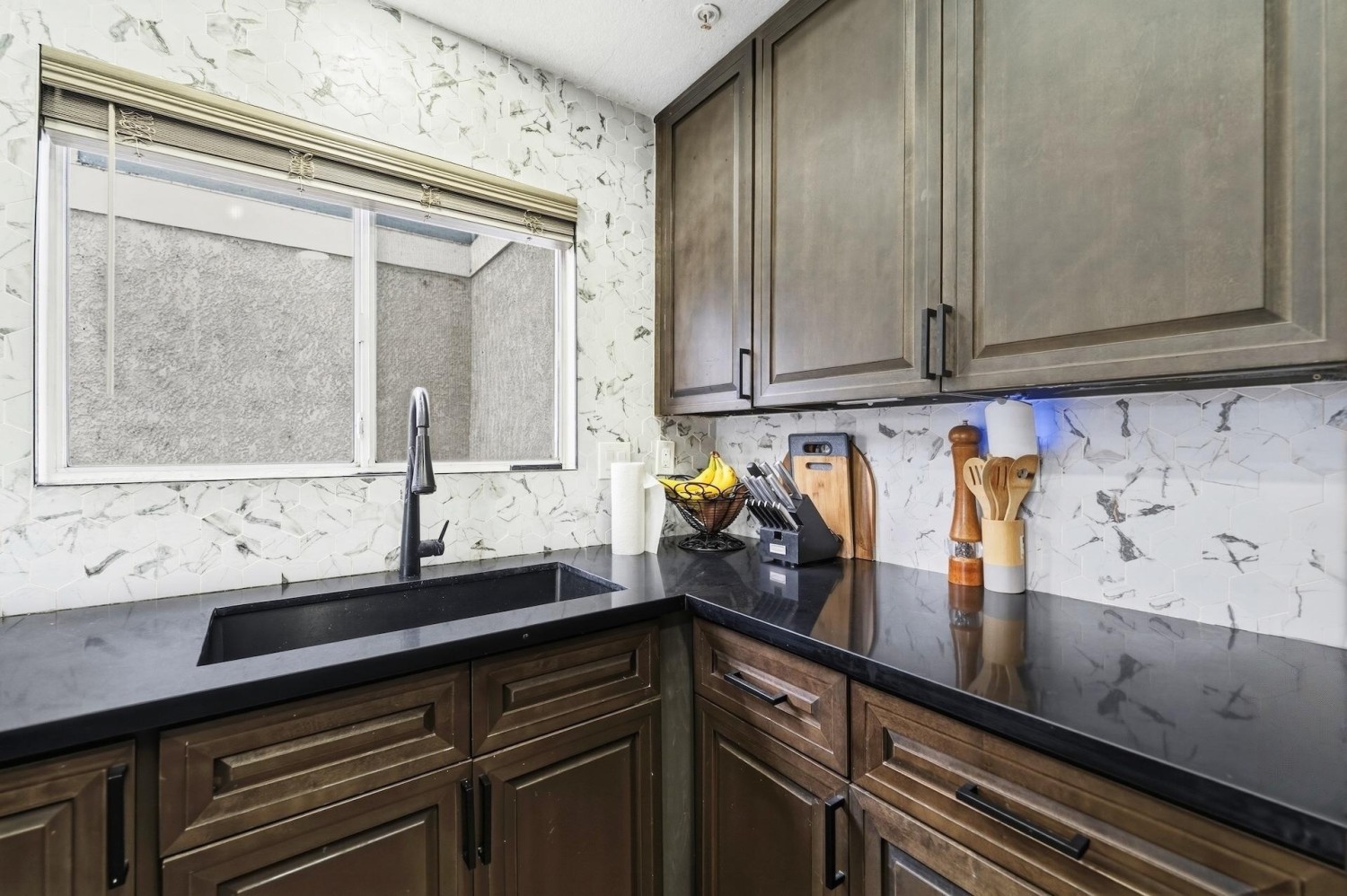 Elfyer - Buena Park, CA House - For Sale