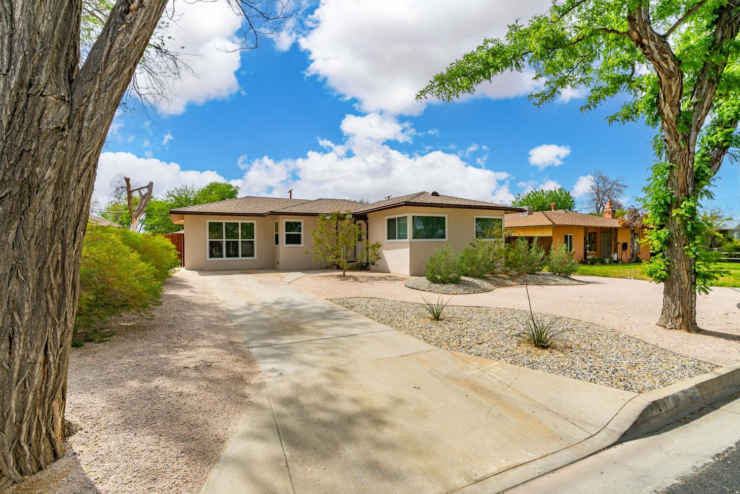 Elfyer - Lancaster, CA House - For Sale