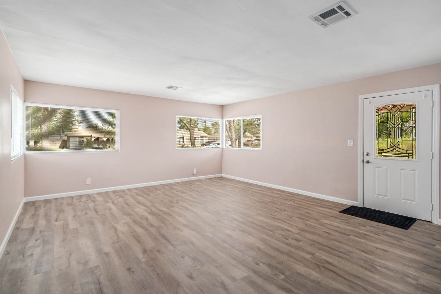 Elfyer - Lancaster, CA House - For Sale