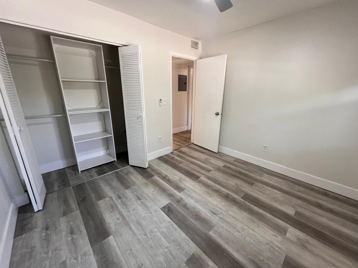 Elfyer - Hialeah, FL House - For Sale