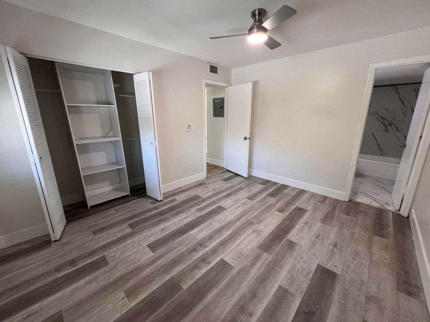 Elfyer - Hialeah, FL House - For Sale