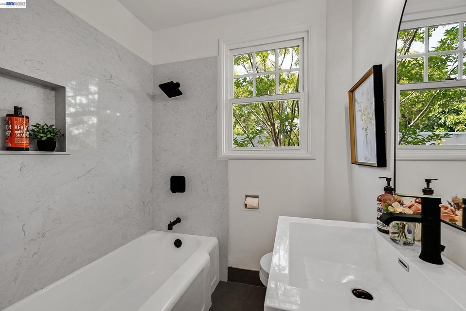 Elfyer - Oakland, CA House - For Sale