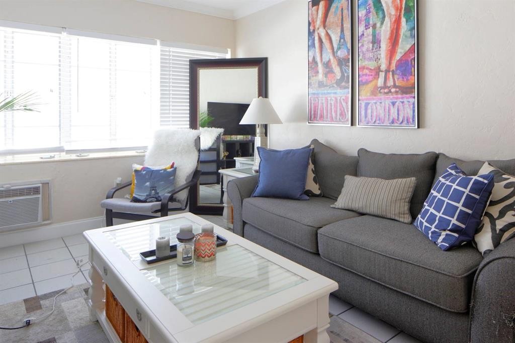 Elfyer - Miami Beach, FL House - For Sale