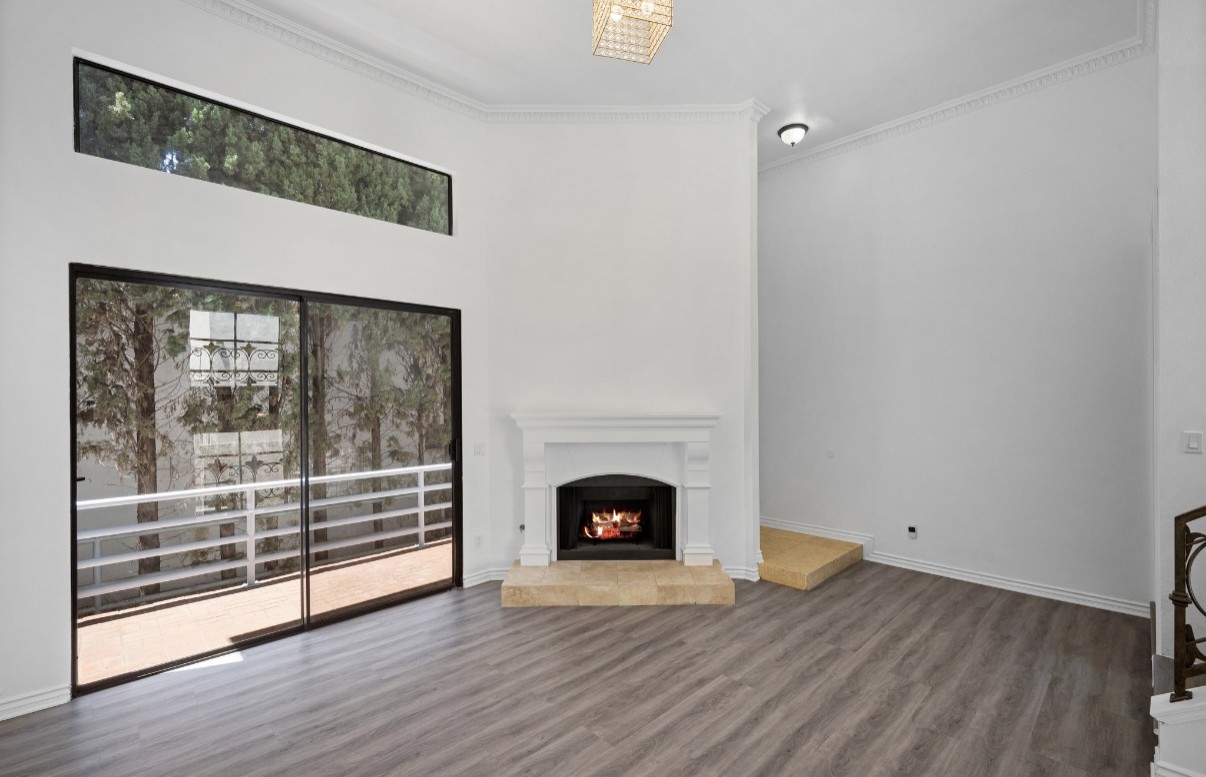 Elfyer - Los Angeles, CA House - For Sale