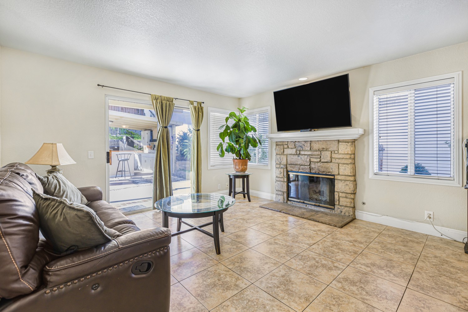 Elfyer - Moreno Valley, CA House - For Sale