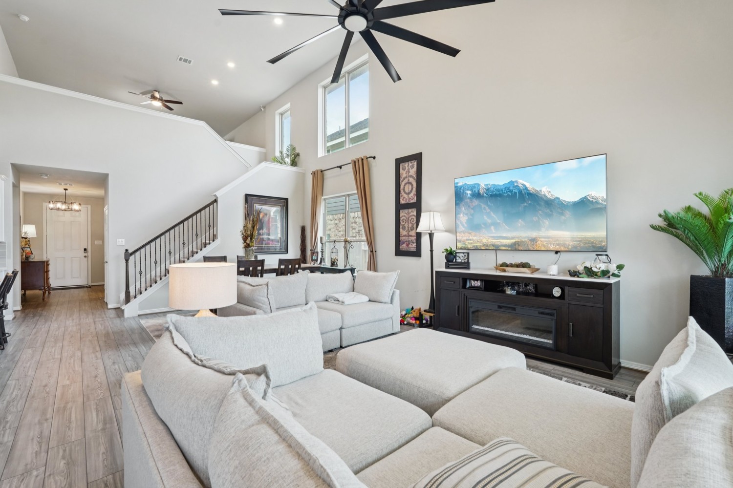 Elfyer - Conroe, TX House - For Sale