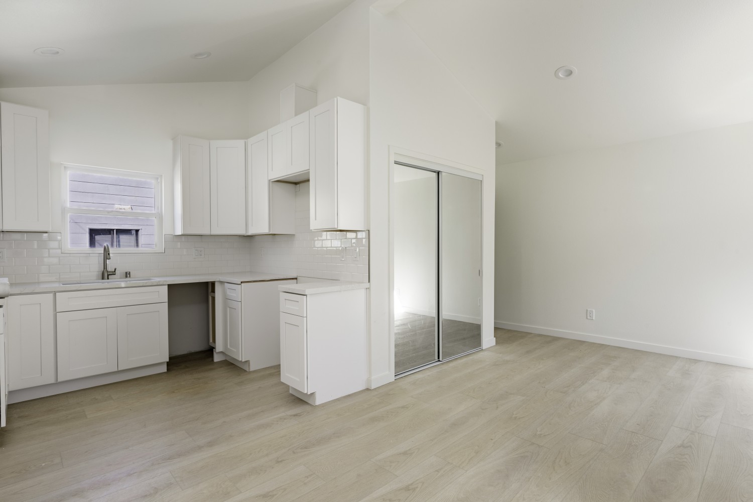 Elfyer - Seal Beach, CA House - For Sale