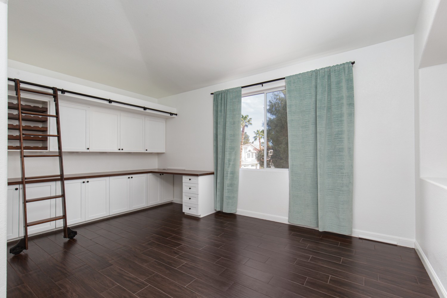 Elfyer - Las Vegas, NV House - For Sale