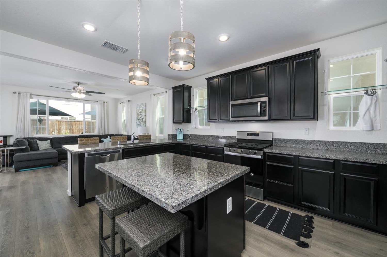 Elfyer - Sacramento, CA House - For Sale