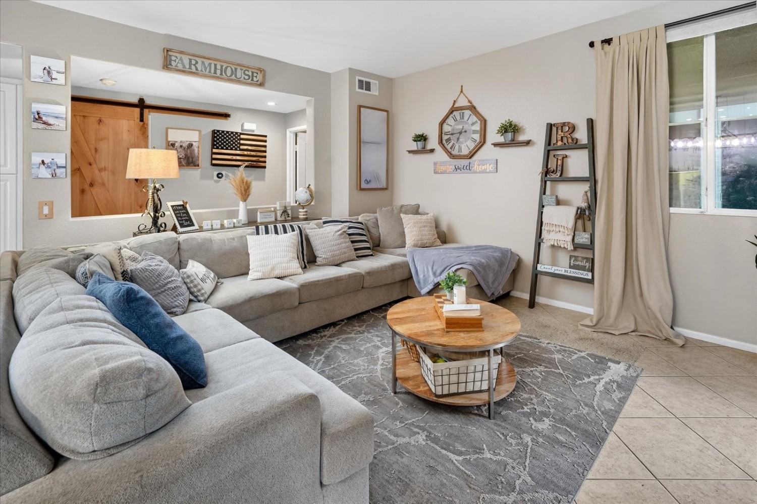 Elfyer - Canyon Country, CA House - For Sale