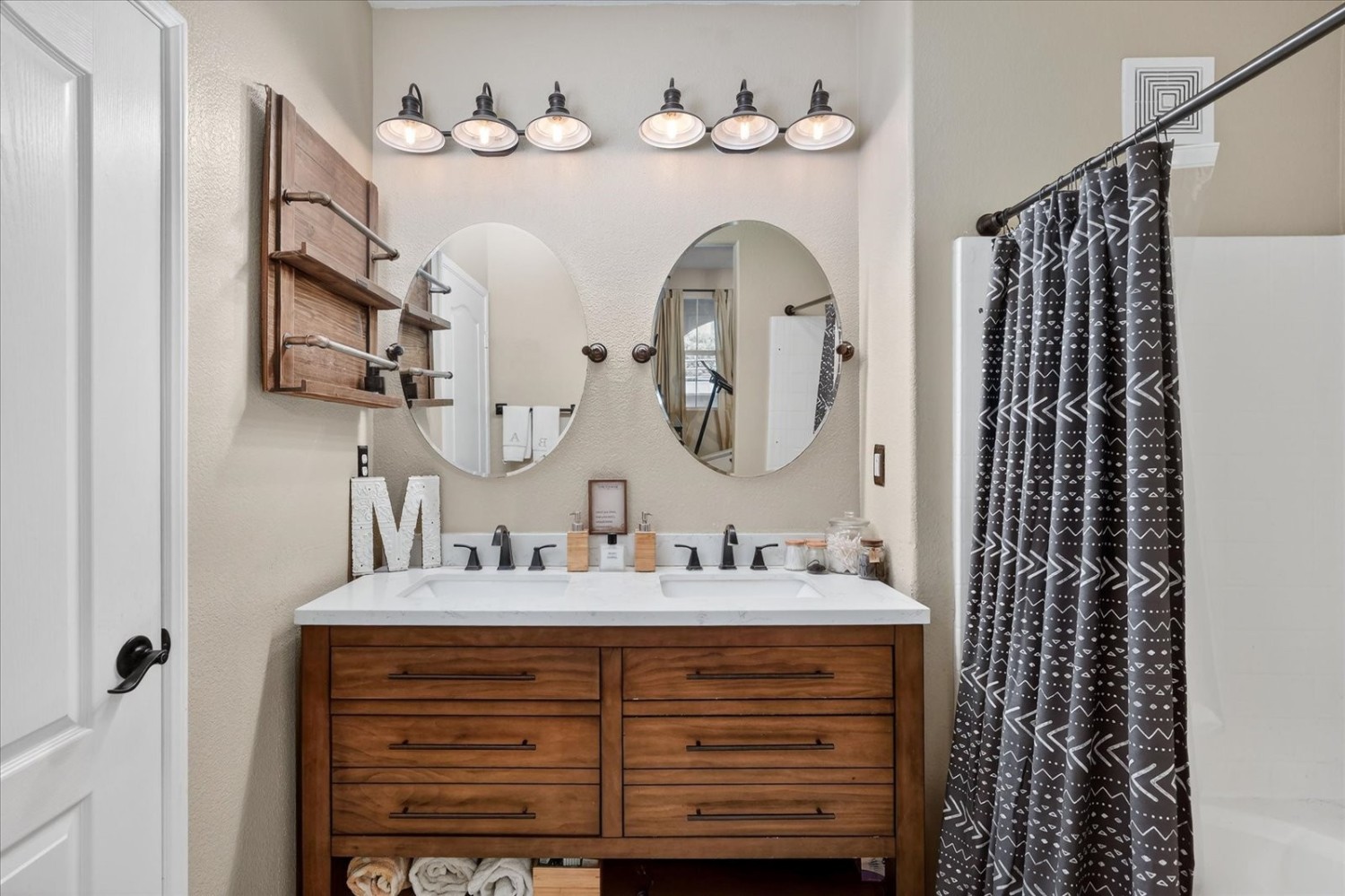 Elfyer - Canyon Country, CA House - For Sale