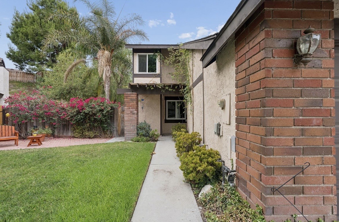 Elfyer - Santa Clarita, CA House - For Sale