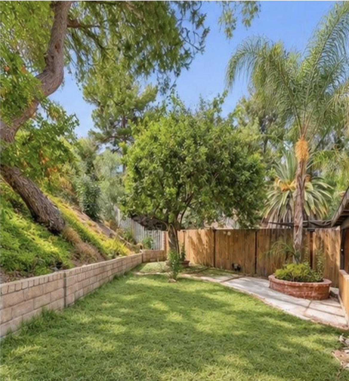 Elfyer - Santa Clarita, CA House - For Sale