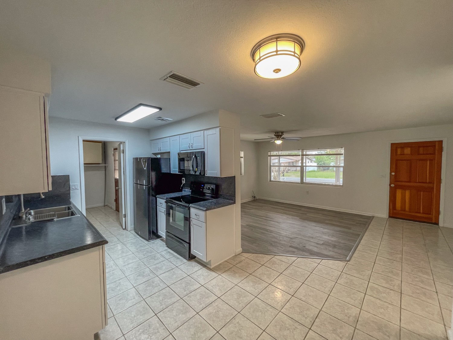 Elfyer - Beverly Hills, FL House - For Sale