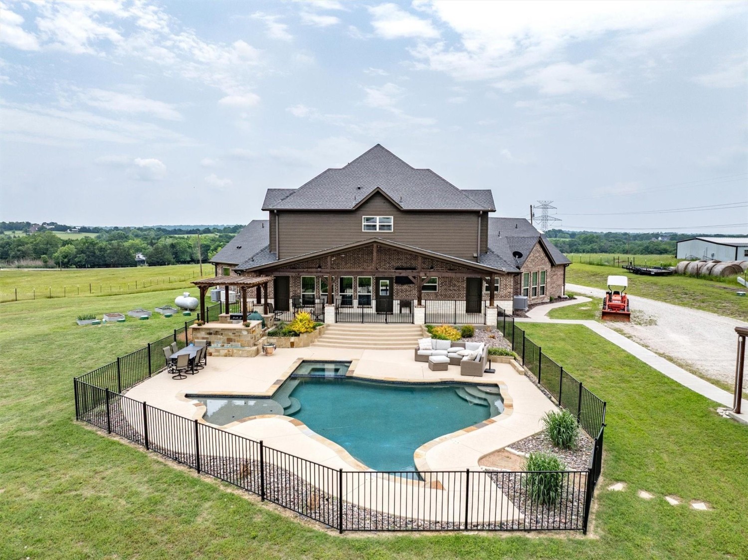 Elfyer - Farmersville, TX House - For Sale