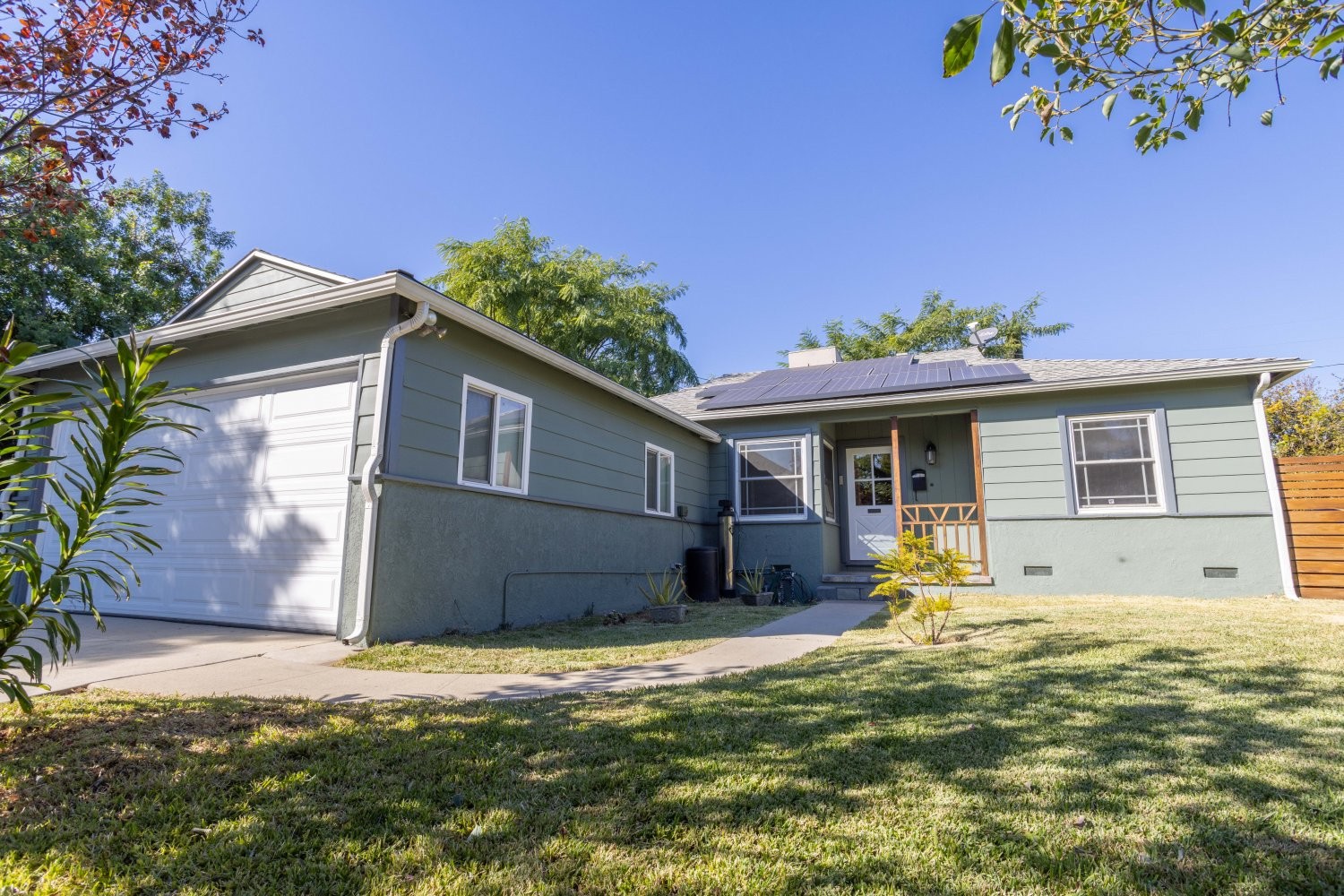 Elfyer - Van Nuys, CA House - For Sale