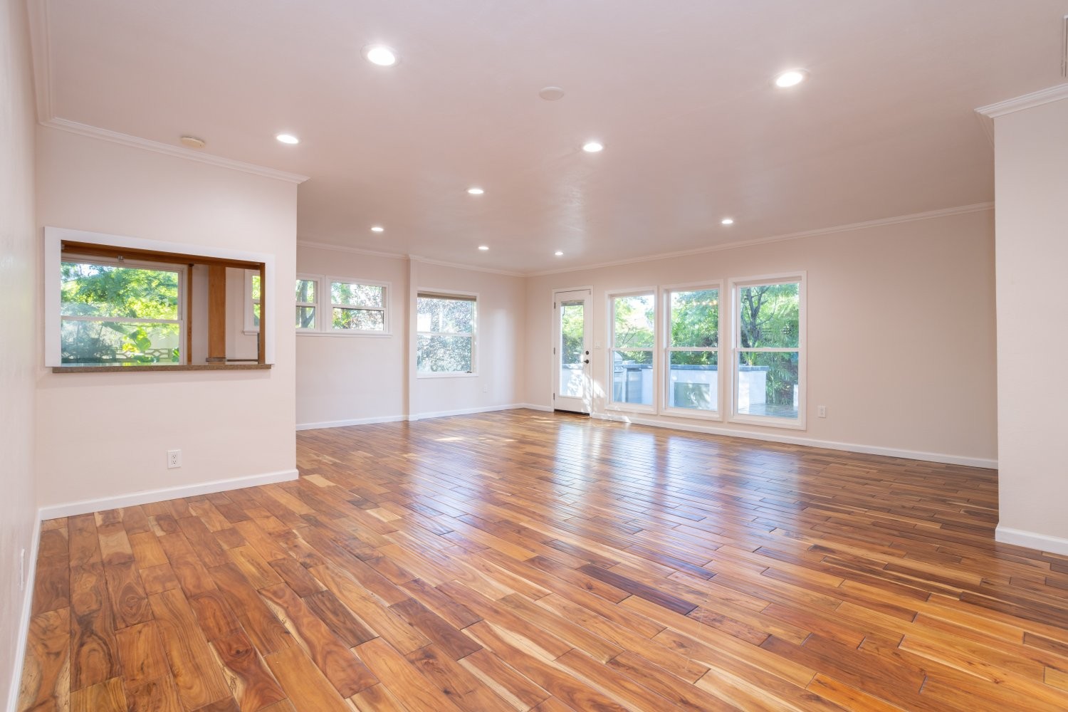 Elfyer - Van Nuys, CA House - For Sale