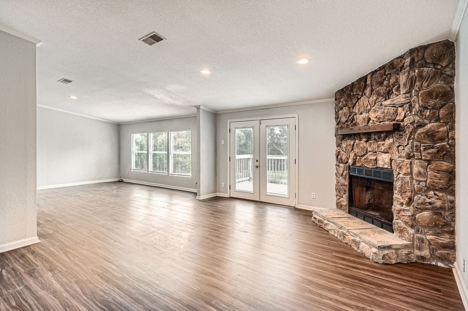 Elfyer - Elgin, TX House - For Sale